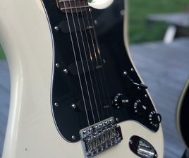 Fender Stratocaster med nye EMG aktive pickuper